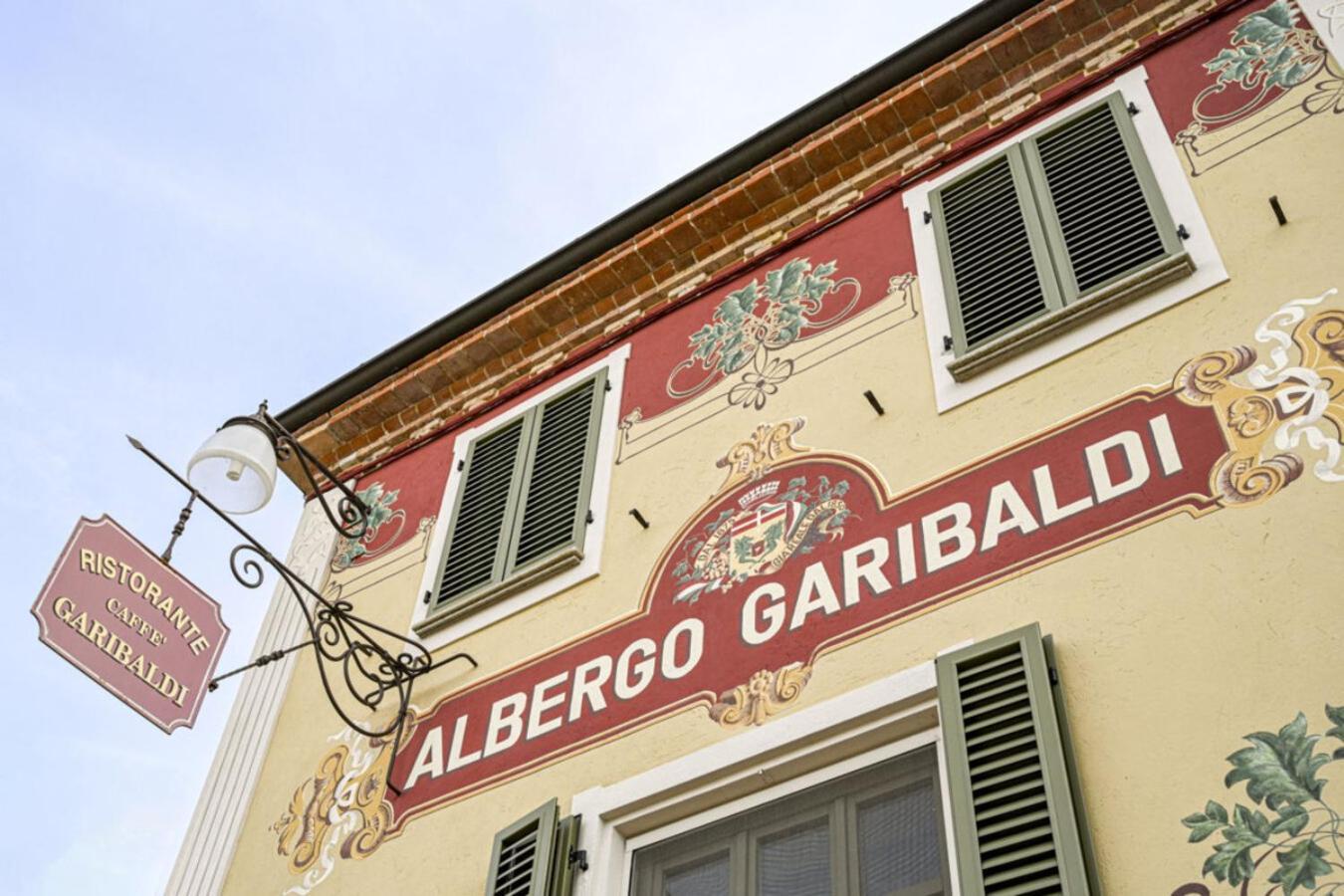 Albergo Ristorante Garibaldi Cisterna d'Asti Exterior photo